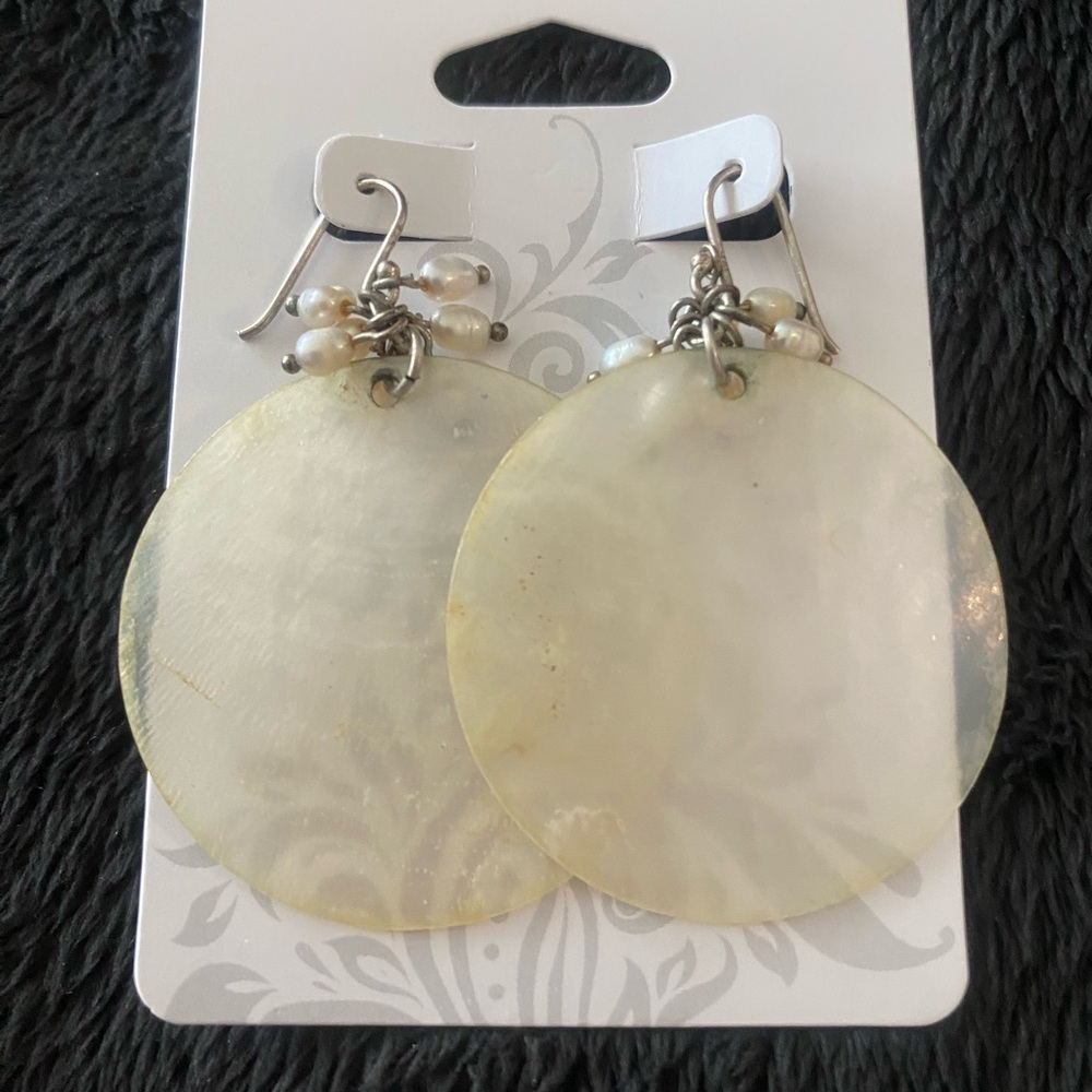 Large Shell Dangle Earrings - Picture 4 of 9